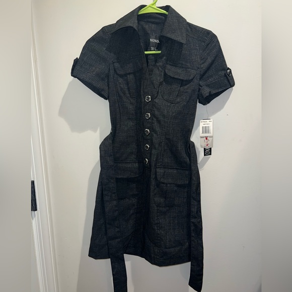 Professional military button half way down belted dress. Brand new with tags. - Picture 7 of 9